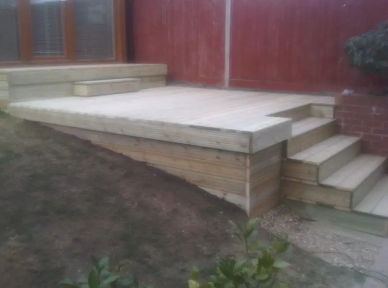 Access to a garden office in a very steep garden